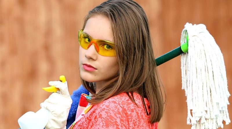 How to Get Your Kids Cleaning without Nagging with this Simple Tip from Mommy's Playbook #CleanHome #ParentingWin