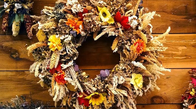 DIY Autumn Wreaths From Yard Waste
