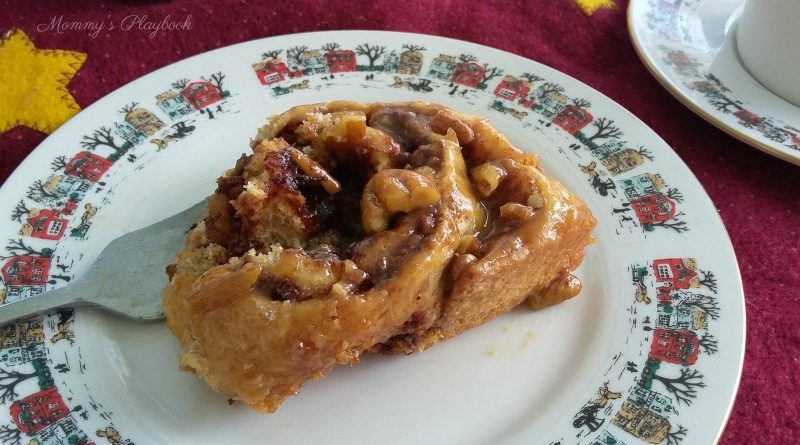 Pecan Sticky Buns; Pecan Cinnamon Rolls #ChristmasSweets #Christmas