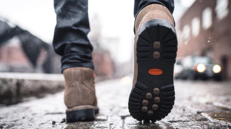 Lugz March into Madness Giveaway Hop