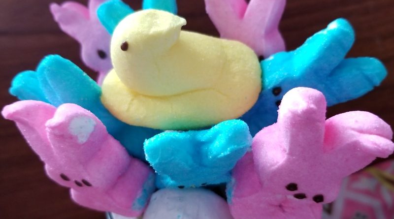 Easy DIY Easter PEEPS Bouquet #EasterSweetsandTreats #Easter #Peeps #EasterPeeps