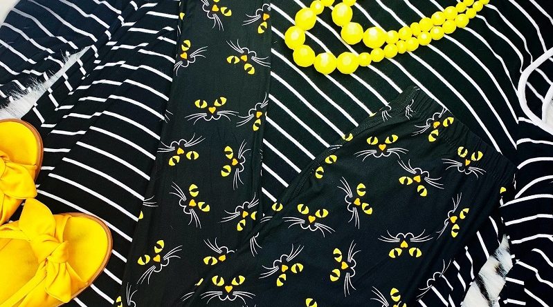 Black Cat Dream Leggings! #Halloween #Leggings #LeggingsforEveryone #MommysPlaybook #Fashion