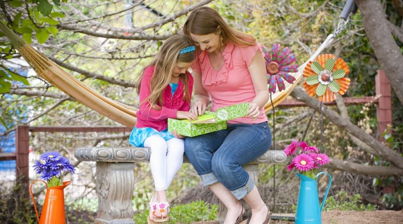 Learn about Green Kid Crafts' Monthly Subscription Service at Mommy's Playbook