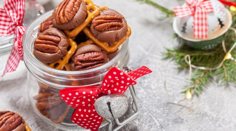 Christmas Food Gift: Pecan Candy Bites